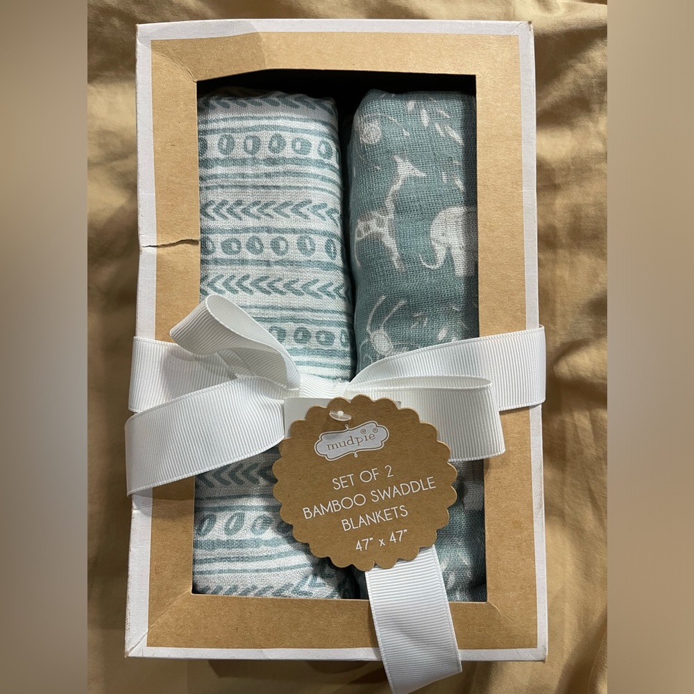 New in box  mud pie giraffe elephant bamboo blanket set of 2